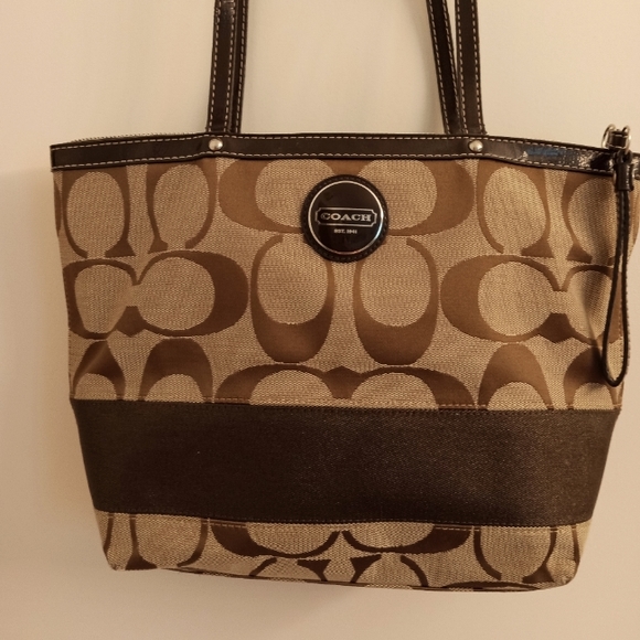 Coach Handbags - Coach bucket purse